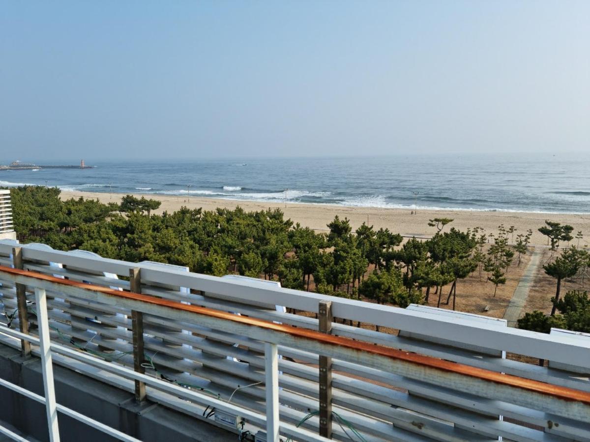 Pine Beach Yangyang Exterior photo